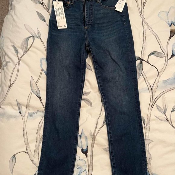 Aritzia Lola High Rise Skinny Jeans - Picture 3 of 5